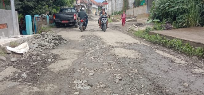 
					Gercep! UPT Jajem Ciampea Tambal Jalan Abdul Fatah yang Viral di Medsos