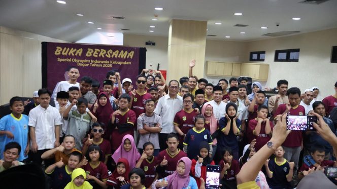 
					Gelar Bukber di Stadion Pakansari, SOIna Kabupaten Bogor Beri Uang Pembinaan untuk Atlet