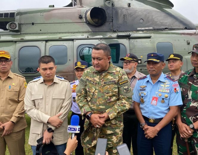 
					Bupati Rudy Susmanto Temukan Tumpukan Sampah di Sungai Cikeas dan Cileungsi saat Pantau Arus Mudik