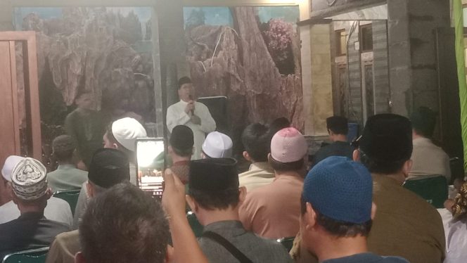 
					Junsam Ajak 108 Marbot dan Pengurus Masjid di Limusnunggal Bukber dan Berikan Bingkisan