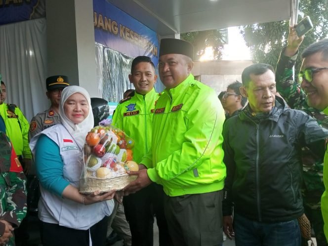 
					Pastikan Pemudik Aman, Bupati Rudy Tinjau 3 Posko Keamanan