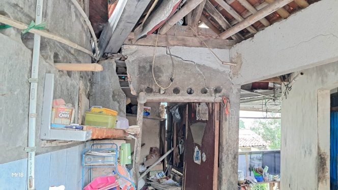 
					Rumah Warga di Semplak Barat Nyaris Roboh Akibat Pergesaran Tanah