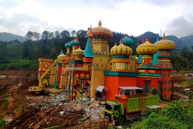 
					Pembongkaran Hampir Rampung, Lahan Eks Hibisc Fantasy Puncak Segera Dikembalikan ke Fungsi Awal