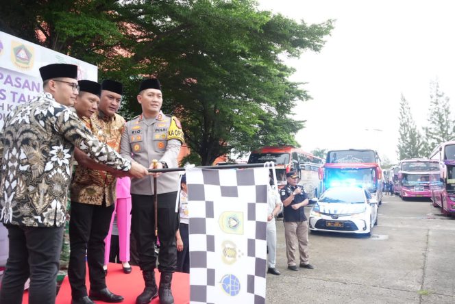 
					Rudy Susmanto Lepas Peserta Mudik Gratis: Hati-Hati di Perjalanan dan Patuhi Arahan Petugas