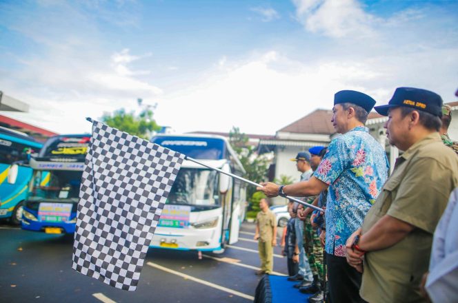 
					Dedie Rachim Lepas 295 Peserta Mudik Gratis dari Kota Bogor ke Jatim dan Jateng