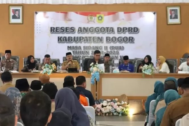 
					Ketua DPRD Sastra Winara Gelar Reses di Rumpin, Usulan Jalur Tambang Hingga Gedung Pendidikan jadi Prioritas