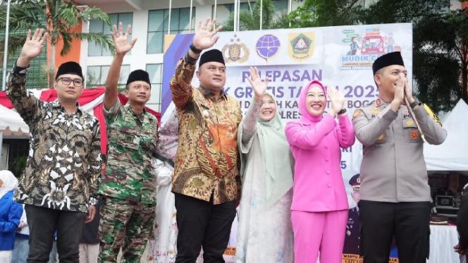 
					Lepas Pemudik, Ketua DPRD Sastra Winara Ingatkan Jaga Keselamatan Selama Perjalanan