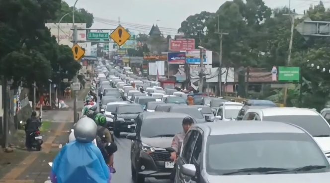 
					Polres Bogor Berlakukan Ganjil Genap di Jalur Wisata Puncak Selama Lebaran hingga 6 April 2025