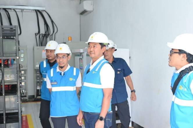
					GM PLN Jawa Barat Kunjungi Gardu PRB Kediaman Presiden RI, Pastikan Keandalan Listrik saat Idul Fitri