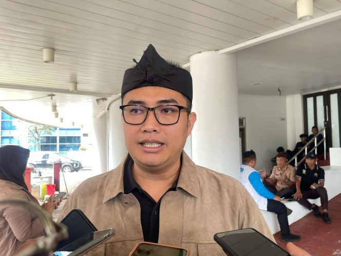 
					Ketua DPRD Sastra Winara Minta Pemkab Bogor Cari Solusi Tekan Angka Pengangguran