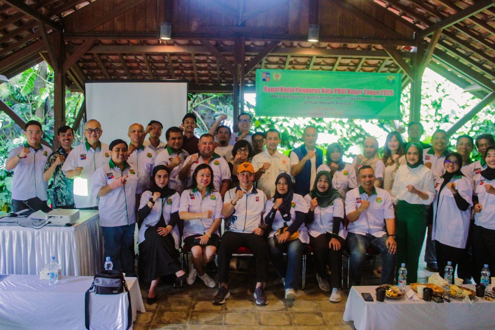 Dedie Rachim Ajak Hidupkan Kejayaan Bulu Tangkis Kota Bogor Melalui Prestasi