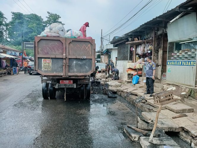 
					Kerap Sebabkan Banjir, Drinase di Jalan H Mawi Akhirnya Dibersihkan