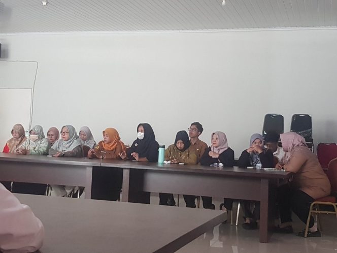 
					Hari Pertama Masuk Kerja, Pemcam Parung Gelar Selasa Membaca