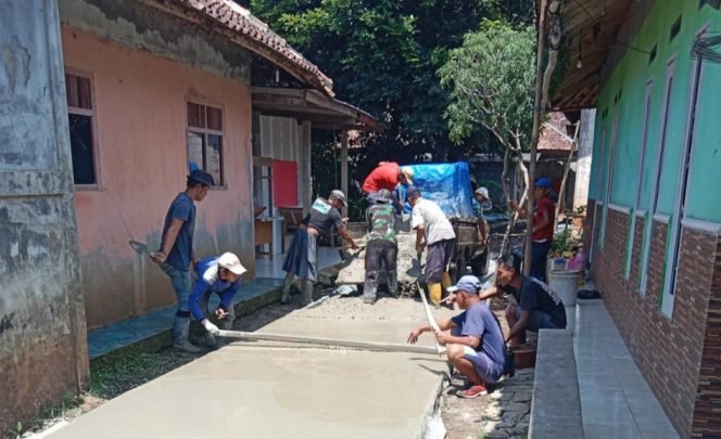 
					Permudah Akses Warga, Pemdes Mampir Betonisasi Jalan di Kampung Pendeuy pakai Dana Desa