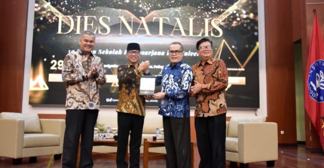 
					Mendes PDT Ajak IPB Ciptakan CEO Tani di 75 Ribu Desa