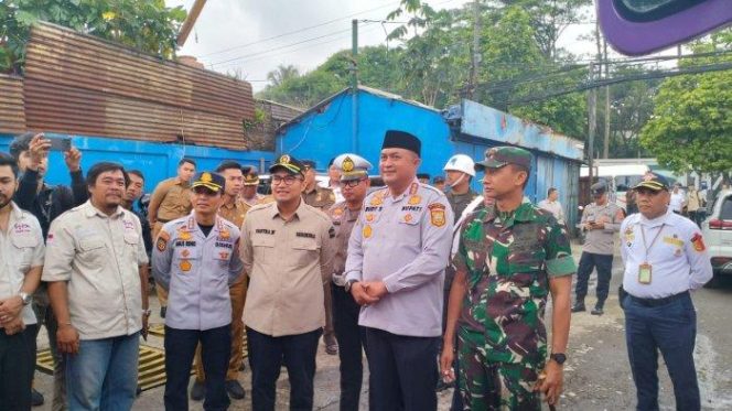 
					Sangat Membantu Warga, Ketua DPRD Sastra Winara Minta Armada Bus Mudik Gratis Ditambah