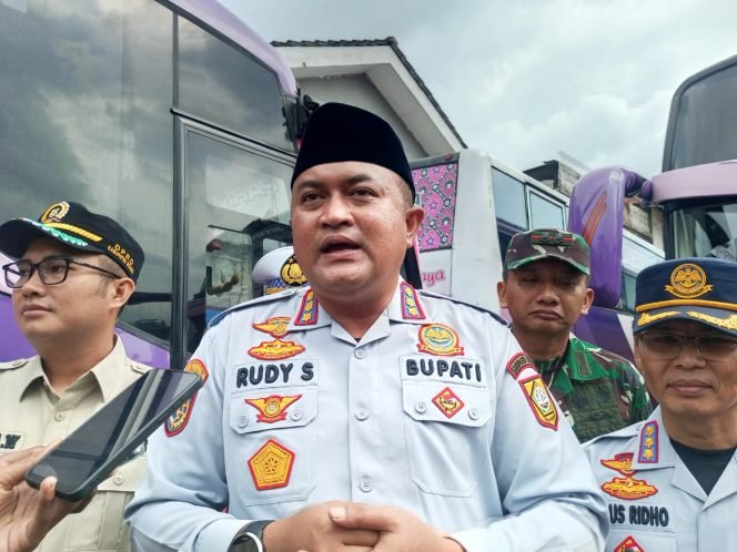 
					Bupati Rudy Susmanto Bakal Hadirkan Bus Wisata Gratis Lintas Cibinong Raya untuk Masyarakat