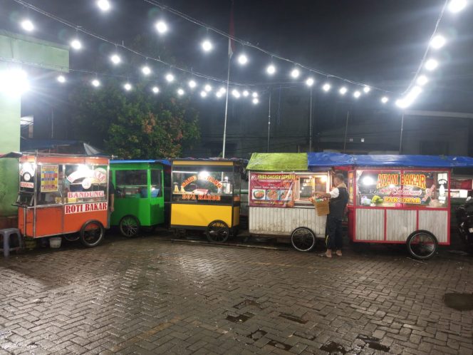 
					Pasar Ciluar Disulap Jadi Pelataran Malam Jajanan Pasar, Konsep Kekinian