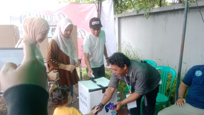 
					Pemilihan Ketua RW 03 Desa Tlajung Udik Berlangsung Demokratis Layaknya Pemilu