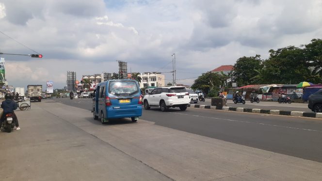 
					Jalan Raya Salabenda-Kemang Ramai Lacar Saat Libur Panjang Waisak 2025