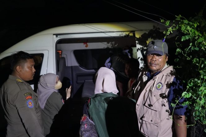 
					Satpol PP Kabupaten Bogor Amankan 11 PSK dan 535 Miras di Cibinong dalam Razia Pekat