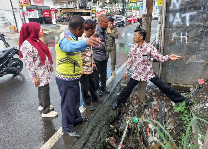 
					Tangani Banjir, Deni Humaedi Bakal Perbaikan Drainase di Simpang Tiga Taman Safari