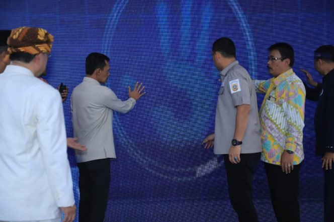 
					Luncurkan Desa Digital di Cileungsi, Jaro Ade: Percepat Pelayanan untuk Masyarakat