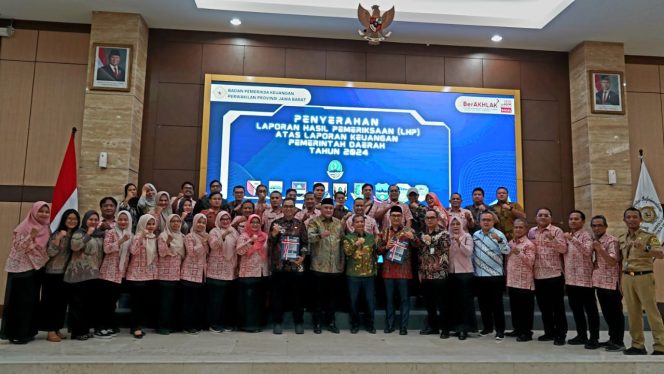 
					Bupati Rudy Susmanto Berhasil Bawa Pemkab Bogor Kembali Raih Opini WTP Setelah Absen Selama 3 Tahun
