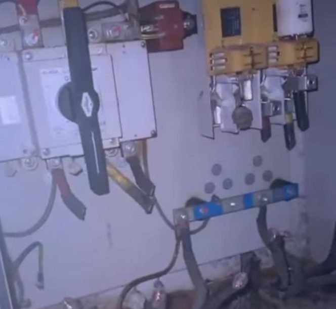 
					PLN Sebut 100 Rumah di Tanjungsari Telah Nyala Kembali usai Kabel Gardu Dicuri