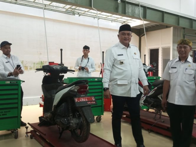 
					Ini Penjelasan Bupati Rudy Susmanto Soal Tak Adanya Sektor Pertanian di 15 Bidang BLK Tajurhalang