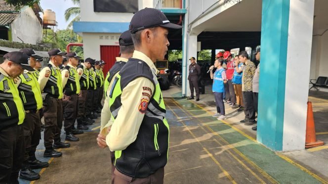 
					PLN Gunung Putri Gelar Refreshment Rutin Satuan Pengaman, Alamsyah: Untuk Tingkatkan Keamanan