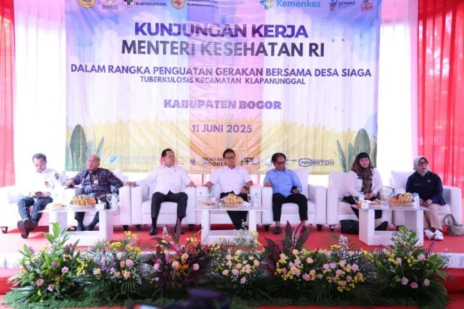 
					Beri Apresiasi ke Pemdes Klapanunggal, Menkes Budi Gunadi: Karena Proaktif Temukan dan Obati Pasien TBC