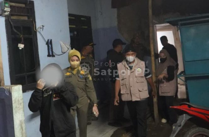 
					Razia Kontrakan di Sukaraja, Satpol PP Kabupaten Bogor Amankan 5 PSK dan 1 Pria Hidung Belang