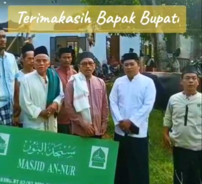 
					Bupati Rudy Susmanto Sumbang Sapi Kurban untuk Warga Rumpin, Parungpanjang dan Tenjo