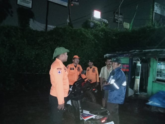 
					2 Unit Motor di Cileungsi Tertimbun Longsor, Adam Hamdani: Akibat Hujan Deras