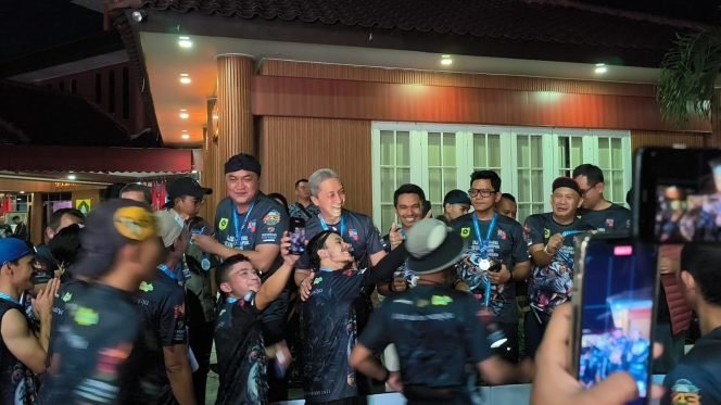 
					Pelari HJB RUN di Garis Finish Pendopo Bupati Bogor Disambut Lagu Indonesia Pusaka: Spesial dan Istimewa