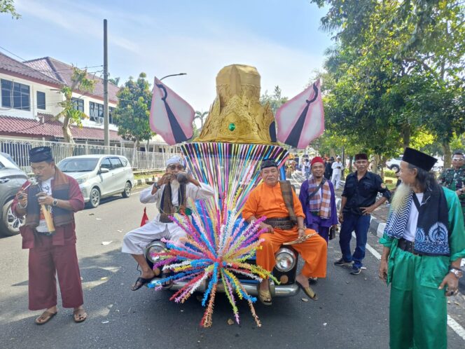 
					Kecamatan Kemang Kolaborasikan Budaya Betawi dan Kerajaan Pajajaran di Helaran HJB Ke-543