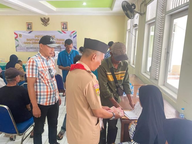 
					Hadiri Penyaluran BLT-DD di Desa Tonjong, Camat Tajurhalang: Memastikan Agar Tepat Sasaran