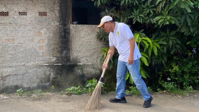 
					Bukan Cuma Seremonial, Kades Kemang Sebut Bersih-bersih Lingkungan jadi Agenda Rutin
