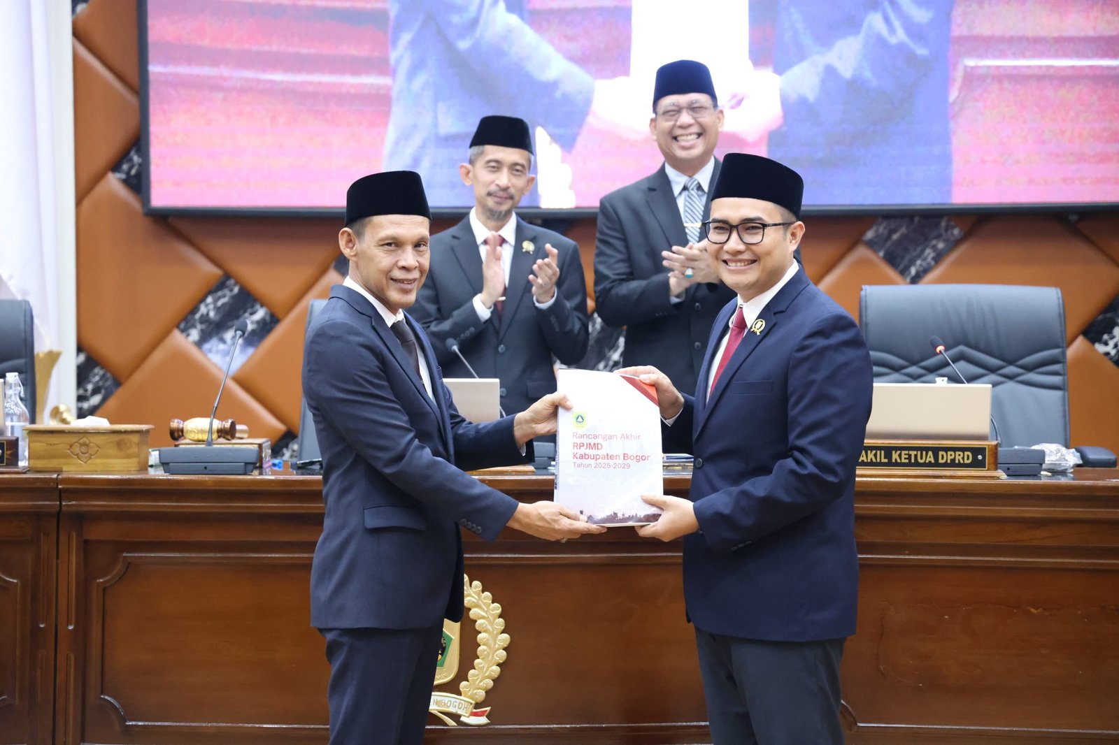 Pemkab Bogor Bersama DPRD Setujui Raperda Pajak dan Retribusi Daerah