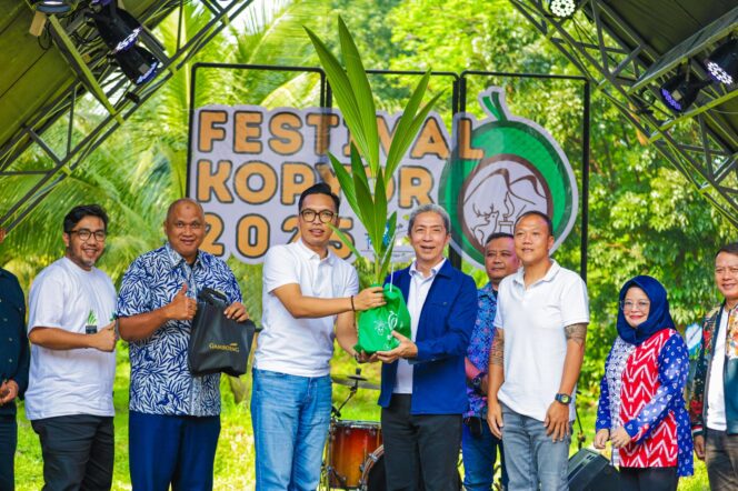 
					Buka Festival Kopyor 2025, Dedie Rachim Dorong Bogor Jadi City of Gastronomy