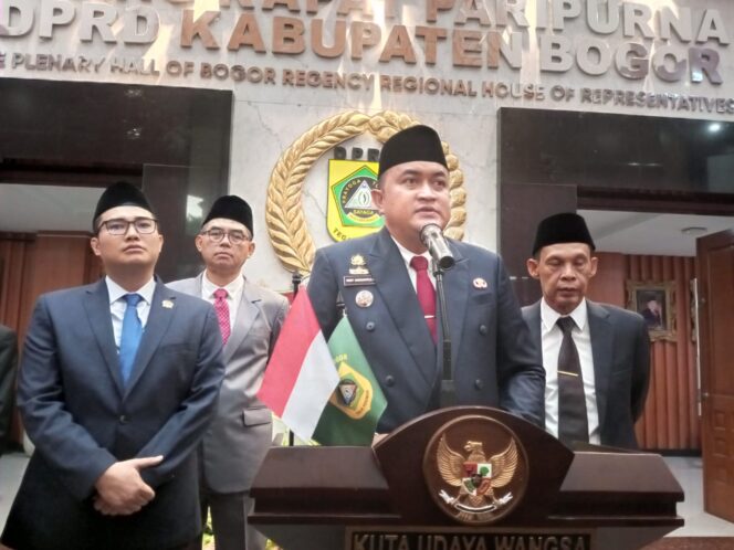 
					Pelajar di Kabupaten Bogor Tetap Masuk Pukul 07.00 WIB, Bupati Rudy Susmanto: Masih Ikuti Kebijakan Lama