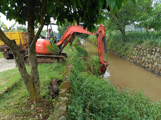 
					Warga Desa Iwul Parung Apresiasi Langkah Gercep Bupati Rudy Susmanto Tangani Banjir dengan Normalisasi Sungai