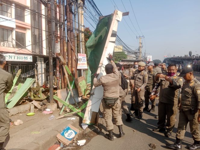 
					115 PKL di Flyover dan Pasar Cileungsi Ditertibkan Satpol PP Kabupaten Bogor