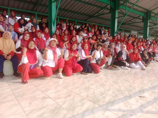
					Gaungkan Semangat Hidup Sehat, Junsam Ajak Kaum Ibu di Cileungsi Senam Bareng
