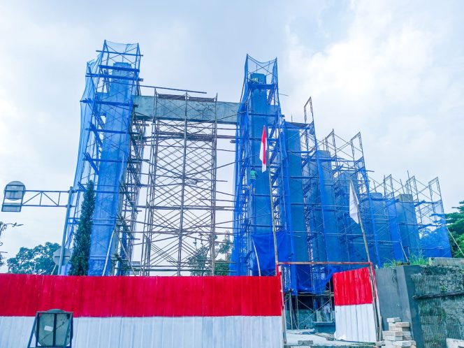 
					DPKPP Kabupaten Bogor Sebut Revitalisasi Lawang Kori Selesai Desember 2025