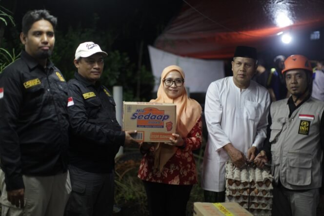 
					INH Beri Makan 3.936 Pengungsi Korban Banjir di Klapanunggal dan Cileungsi