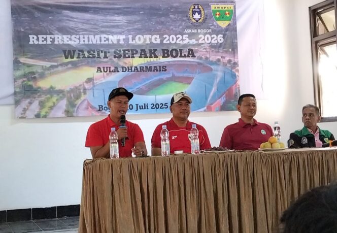 
					Penyegaran, 110 Wasit Sepakbola Kabupaten Bogor Ikuti Refresh Amandemen LOTG 2025/2026