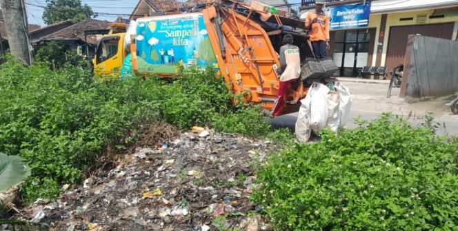 
					DLH Kabupaten Bogor Gelar Operasi Sampah Liar di Wilayah Cigudeg dan Tenjo