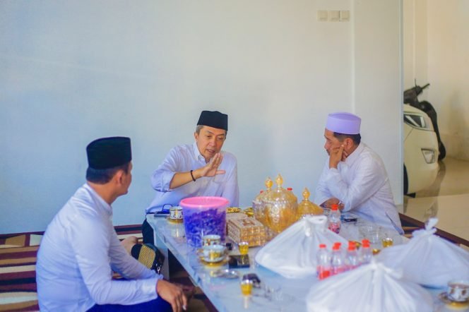 
					Momen Dedie Rachim Silaturahmi ke Ketua MUI Kota Bogor